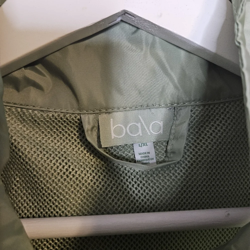 FabFitFun x Bala Running Jacket Break Away Womens L/XL $80 Light Green NEW - Picture 5 of 16